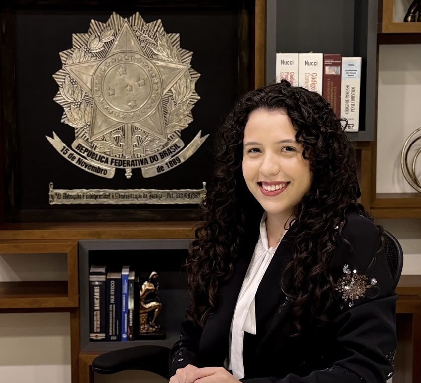 Dra. Leticia Maria Silva